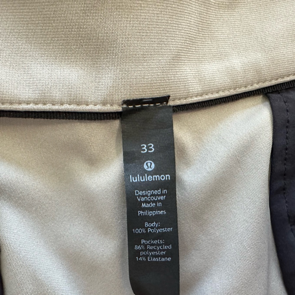 Lululemon Commission shorts 9’ inseam - Picture 2 of 2